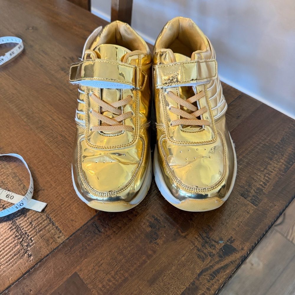 Metallic Gold Platform Roller Sneakers light up - Picture 2 of 10